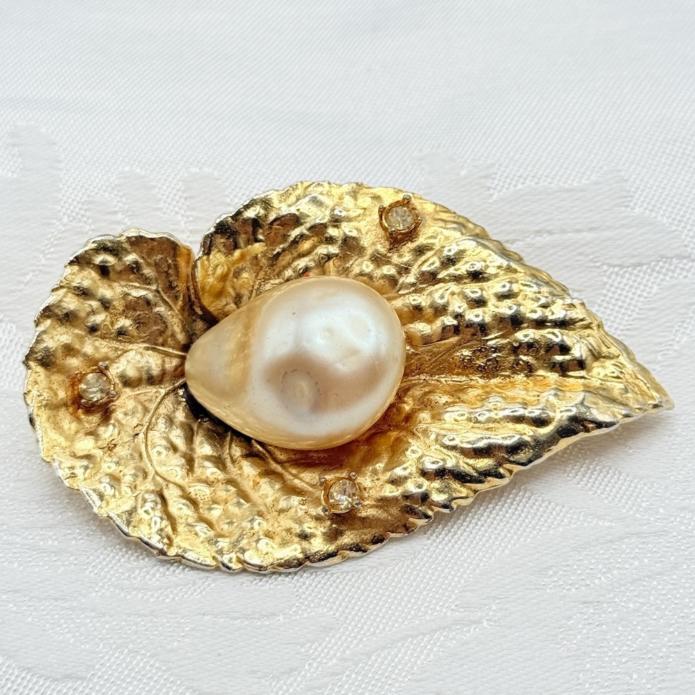 Vintage 50s 60s Large Gold Tone Leaf Brooch w/ Faux Blister Pearl‎ & Rhinestones